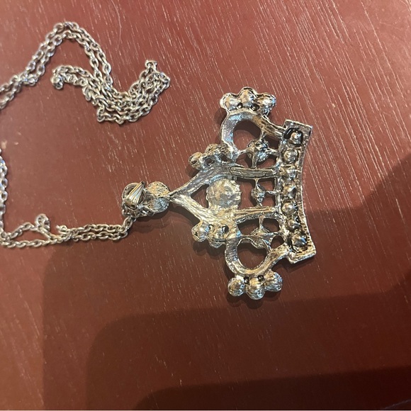 Crown Rhinestone Pendant & Chain - Picture 8 of 11